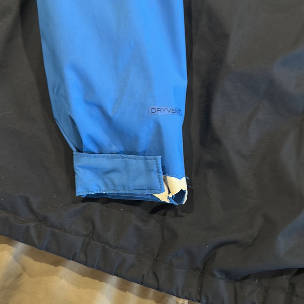 North Face 2 layer jacket - Picture 5 of 9